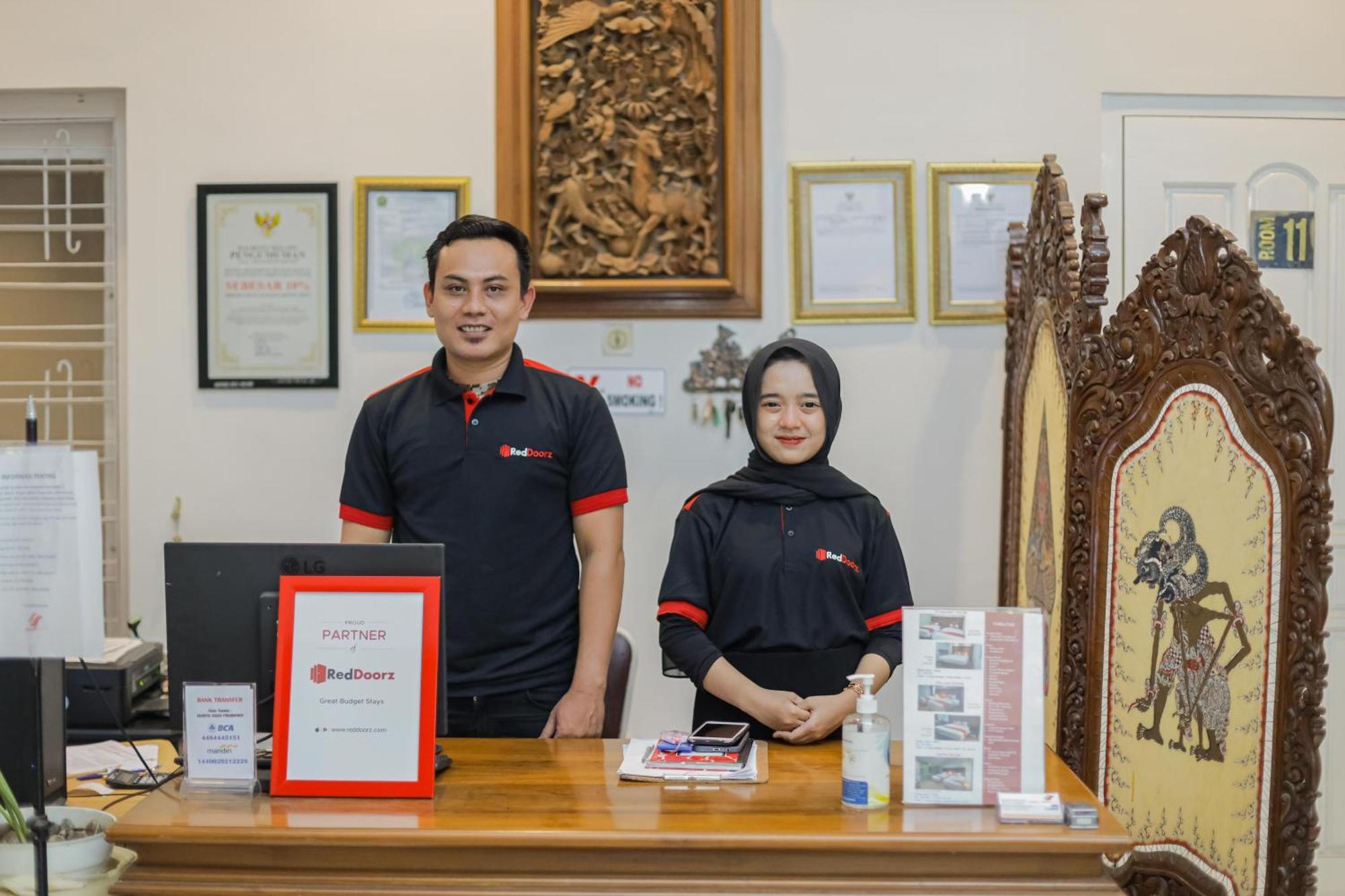 Reddoorz Plus At Swun Stay Raya Langsep Маланг Екстер'єр фото